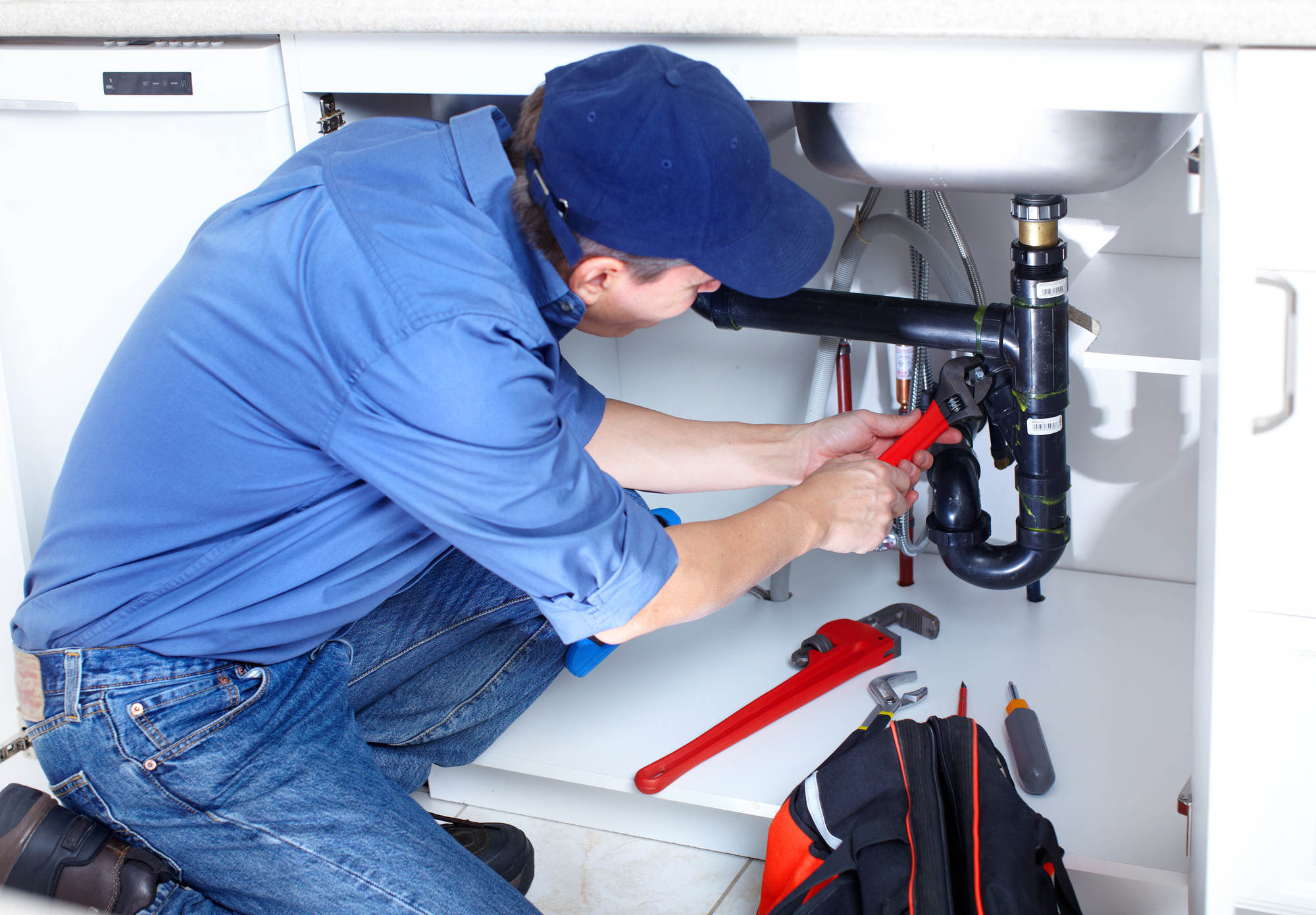 Hiring a Handyman Vs a Plumber: Which Do You Need?